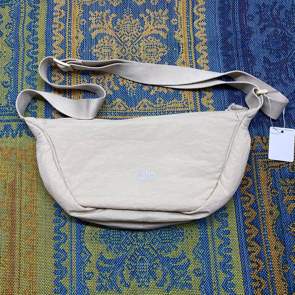 ALO Yoga White Crossbody - Ornate Design 3L Bag